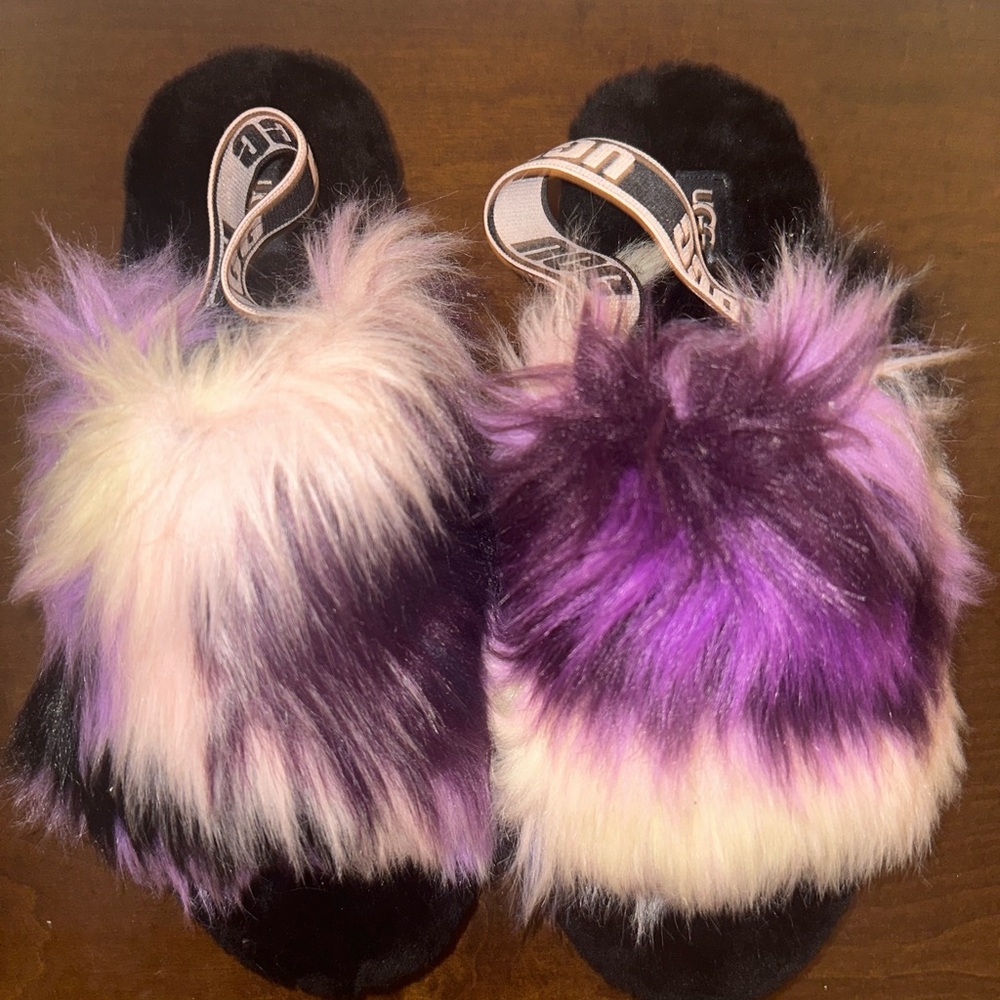 Brand new Uggs sandals/slippers size 9
